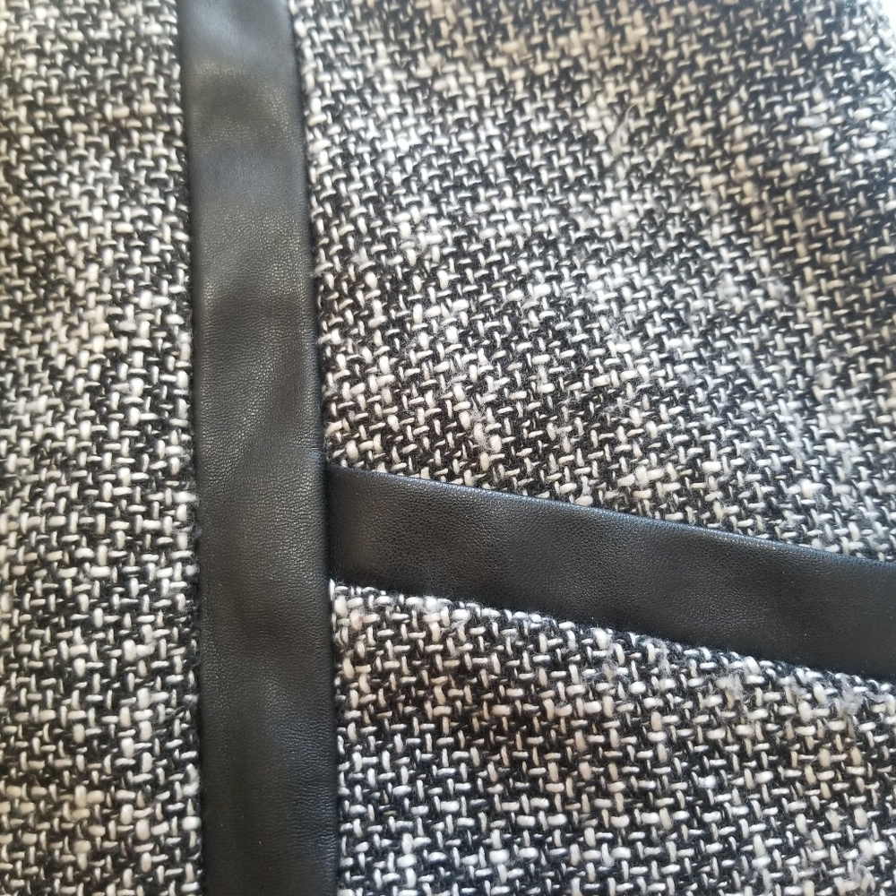 Banana Republic Mini Skirt Size 12 - Picture 5 of 7